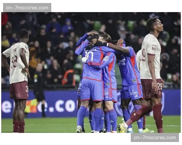 里昂2-1逆转战胜蒙彼利埃，结束三轮不胜