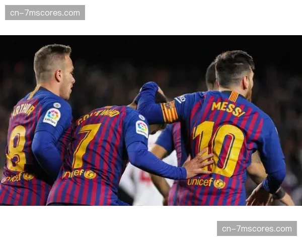 实时：波尔多球员在角球进攻中疑似手球破门，经VAR复核后确认进球无效