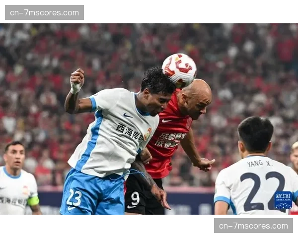 成都蓉城5-1大胜青岛西海岸,四轮不败稳居榜首 成都蓉城5-1大胜青岛西海岸,四轮不败稳居榜首